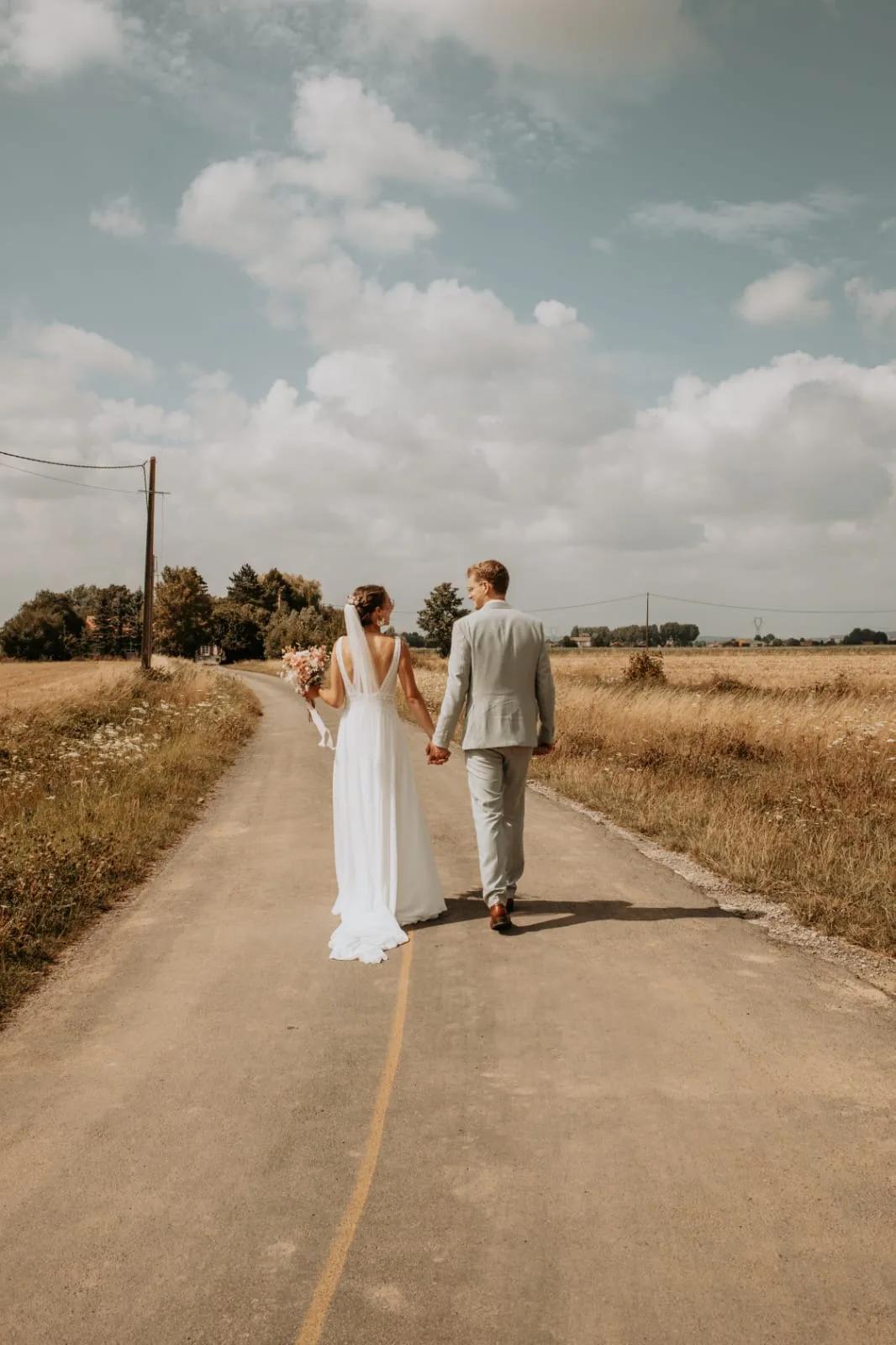 Couple de mariés le jour de leur mariage